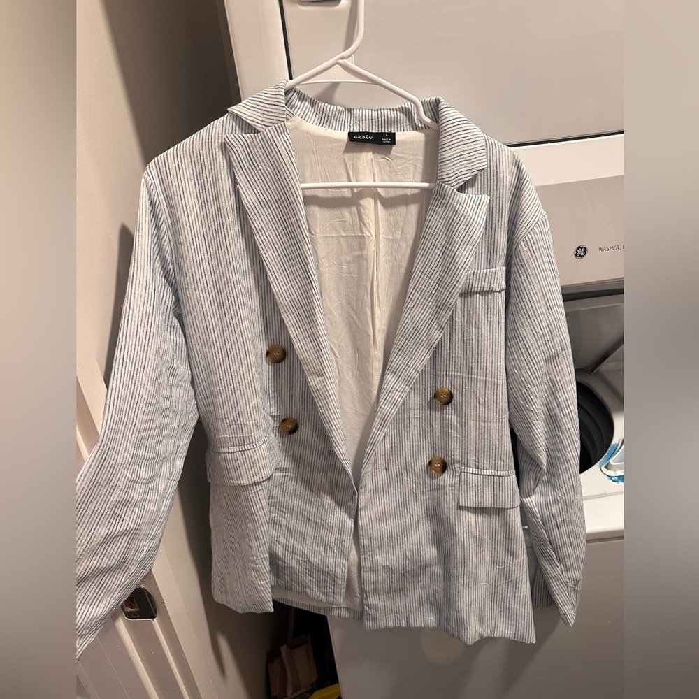Striped / Searsucker blazer